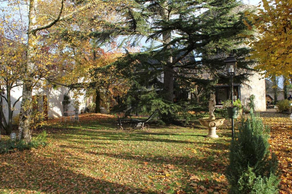 ラ・ショセ・サン・ヴィクトル Le Relais De La Tour Bed & Breakfast エクステリア 写真